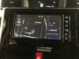 純正ナビを装備。タッチパネル式で使いやすく、お出かけもラクラクです。