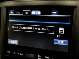 ラジオ、フルセグテレビ、CD/DVD再生、CD録音(内蔵HDDへ録音)、USB接続での音楽プレーヤー再生、Bluetoothオーディオの使用が可能です。詳しい仕様は、店舗スタッフまでお尋ねください。