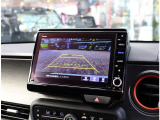 『1台』のお車に対して、3名体制で日々議論を重ね仕入れを行っております。