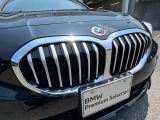 また、BMW正規認定中古車は、エマージェンシーサービスが自動付帯。24時間365日、皆様のカーライフをサポート致します。確かな安心のうえで、「駆けぬける歓び」をご堪能ください。