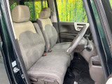 運転席シート廻りは使用感も少なく、良好な状態となっています。前オーナー様が丁寧に使っていたことがよくわかりますね。