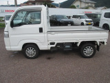 当店には、指定工場を併設しております。車検、点検整備もお任せ下さい。ホンダ車を知り尽くしたエキスパ-トサービスエンジニアがご対応させて頂きます。