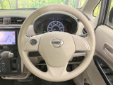 インテリアに合わせたデザインのステアリングは、運転される方のことも考え、運転しやすい形状、大きさです。是非一度、実際に触ってお確かめください。