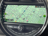 ●純正ナビ:一体感のあるナビは、高級感ある車内を演出してくれます。Bluetooth再生などオーディオ機能も充実しておりますので、運転もより楽しめます♪
