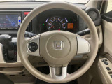 とても握りやすいステアリング!運転手の気持ちがそのまま伝わるかのような反応をしてくれます!!小物入れや各ボタンの配置にこだわり、とても使いやすいです!視認性も良いのでロングドライブもお任せ下さい!