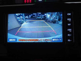 バックガイドモニターです。ハンドルの角度に合わせてガイド線も動きます。車庫入れなどサポートしてくれます。