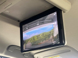 【フリップダウンモニター】大画面モニターで後席でもエンタメをお楽しみいただけます。小さなお子様にも大人気の装備です♪