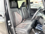 運転席シート廻りは使用感も少なく、良好な状態となっています。前オーナー様が丁寧に使っていたことがよくわかりますね。