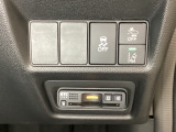Hondaセンシング用の、VSA(ABS+TCS+横滑り抑制)解除と路外逸脱抑制機能などのオンオフスイッチはハンドルの右側に装備。その下にETCがついています。高速道路の料金所の通過も楽々です。