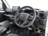 運転席廻りです。