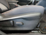 パワーシート搭載。微妙な調整が手軽にでき、ピッタリの最適なポジションで運転することが可能です。