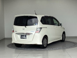 現車を確認できる方へ販売いたします。当社サービススタッフにて純正部品を使い点検整備を実施し、その後、ご納車させていただきますのでご安心してご利用いただけます。