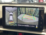【パノラミックビューモニター】専用のカメラにより、上から見下ろしたような視点で360度クルマの周囲を確認することができます☆死角部分も確認しやすく、狭い場所での切り返しや駐車もスムーズに行えます。