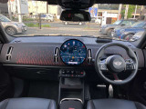 まずはご連絡をください!お車詳細や展示状況はMINI NEXT城東鶴見06-6933-3298まで。