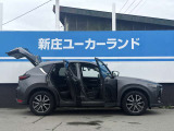 走りにこだわりながら、収納力も持ち合わせた快速ステーションワゴン!