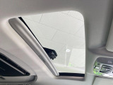 【サンルーフ】開放感たっぷりの希少装備、サンルーフが装着されています!車内に明かりを取り入れたり景色を楽しむ以外にも、車内の空気も簡単に換気できて快適です!