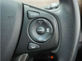 ◆アダプティブクルーズコントロール◆予め設定した車速内でクルマが自動的に加減速。前走車との適切な車間距離を維持しながら追従走行します。【LKAS】車線維持支援システムでステアリング操作を支援。