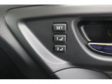 運転席にシートポジションメモリー機能が付いています!誰が乗っても自分のポジションにすることができます!