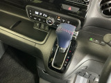 発進時から滑らかに加速する無段階変速のCVTはストップ&ゴーの多い街の中も快適です