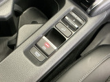 パーキングブレーキはスマートな電子制御式と合わせて渋滞時等にブレーキペダルから足を離しても停車状態を保持してくれるオートブレーキホールド機能で運転が楽になります。スタートはアクセルペダルを踏むだけ
