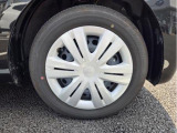 中古車は1台として同じコンディションのものは存在しないため、安心しておクルマをお選びいただけるよう、信頼のおける第三者機関が基準に従い、車両の品質と状態をチェックし、評価するのが「第三者評価」です。
