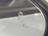 【ブラインドスポットインフォメーション】走行中、ドアミラーの死角になりやすい箇所に後続車が接近するとサイドミラー付近に警告を表示、ドライバーに注意喚起をしてくれます。