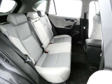 ゆとりある広々とした車内空間は、ドライブを始め買い物やレジャーなど、幅広く活躍します。一人でもみんなとでもお出かけを楽しみましょう!