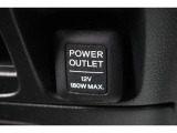12V電源ソケットから、携帯の充電なども可能です。