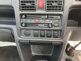 エアコン付きで車内も快適です!更に4WD!
