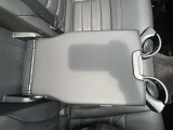 メルセデス・ベンツの定める厳しい基準をクリアしたお車のみをご案内させて頂きます。納車前整備はメーカー規定に基づき当店3Fの指定工場で入念に行なわれます。熟練のメカニックがお客様のお車を整備致します。