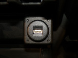 USBポートも装備されています、スマートフォンの充電やオーディオに連携も可能です、今や欠かせない装備の一つです!