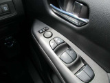 ドアミラーもAUTOで格納とっても便利です♪ウインドー操作も運転席はオート機能を採用しております♪