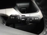 【ハイビームアシスト】先行車または対向車や周囲の明るさなどに応じ、自動的に上向きと下向きを切り替えます♪