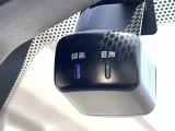 ドライブレコーダー装備です!もしもの時やあおり運転など、映像記録は証拠になるのであると安心ですね!