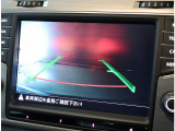 エンブレム内蔵バックカメラ【死角となる後方の視界確保】