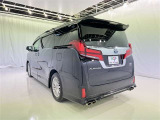 沢山乗れるのがこの車の魅力!2台で移動しないと・・・なんて時もこの車なら1台で!大活躍です♪