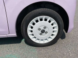155/65R14インチタイヤ&アルミホイルが装着されています。
