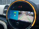 MINI専門のメカニックが、100項目にも上るポイントを徹底的にチェック。交換基準に達した部品があれば、交換整備の後にお客様へご納車致します。