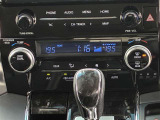 オートエアコンなので好きな温度を設定することで車内をいつでも快適に保てます