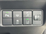 【デアイサー】霜や凍結による視界不良を防ぐデアイサー。運転前の準備時間を短縮し、冬季でも安心して車を操作できます。