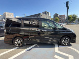 サイドから見ても素敵なデザインの軽自動車です!天井も高く室内空間も広く快適です☆