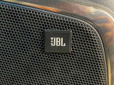 [JBL]音楽ソースにある楽器やボーカルの音、ノイズなどを一度はバラバラにして再構成させることで、より広がりのある空間を創り出す,レクサスにのみ許された空間をへご招待致します♪