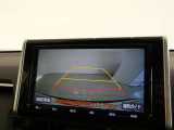車庫入れや駐車で威力を発揮するのがバックモニター!ナビディスプレイに後ろの様子が映し出されるから安心です。