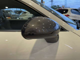 電動格納ドアミラーを装備。コインパーキングや狭いスペースへの駐車時もスマートに対応できます。