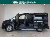 両側パワースライドドア付きだから、狭い駐車スペースなどでの 乗り降りラクラク!小さなお子さまのいるご家庭には嬉しい装備。