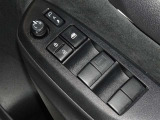 電動格納式ドアミラー・パワーウインドウを装備しています。