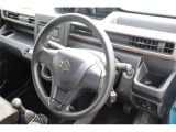 ハンドル周りもスッキリしていて運転しやすいです。