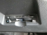 ナビ連動タイプのETC車載機です。ナビゲーションと連動してくれますのでカード未挿入を知らせてくれるなど便利な機能が追加されています。