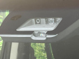 【三菱e-Assist】走行中に前方の車両等を認識し、衝突しそうな時は警報とブレーキで衝突回避と被害軽減をアシスト。より安全にドライブをお楽しみいただけます。