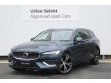 ワゴンでありながらクーペを思わせるスタイル「V60」ボディカラーは、デニムブルーメタリック。
